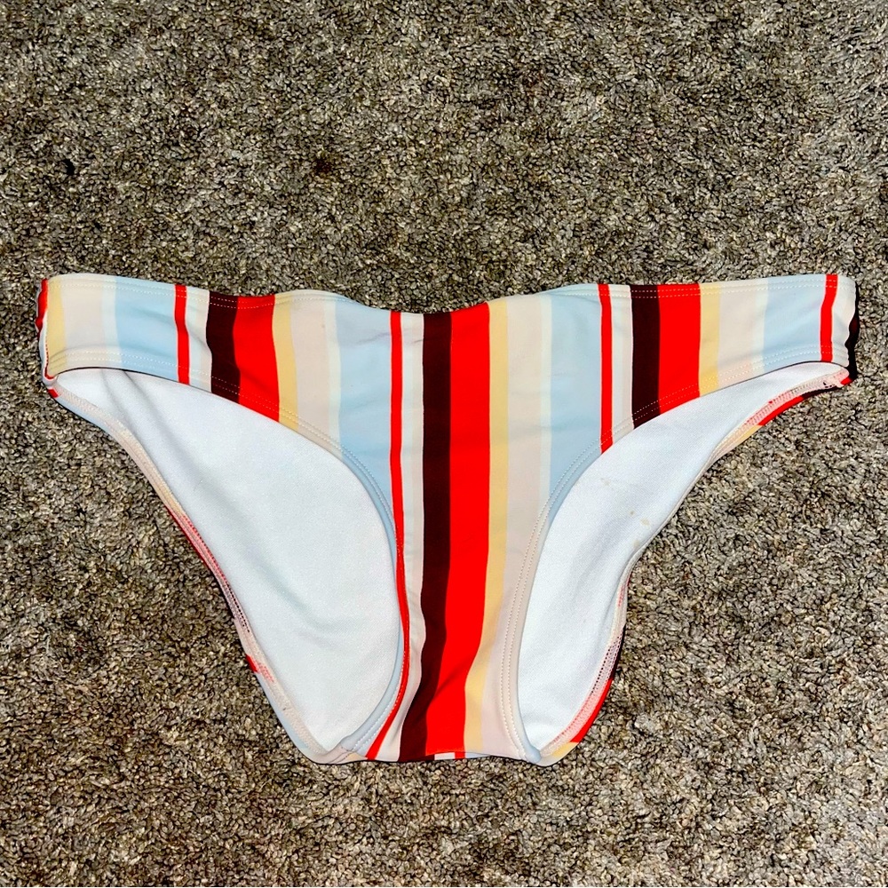 ❤️ Multi colored Hollister bikini bottoms
• size small